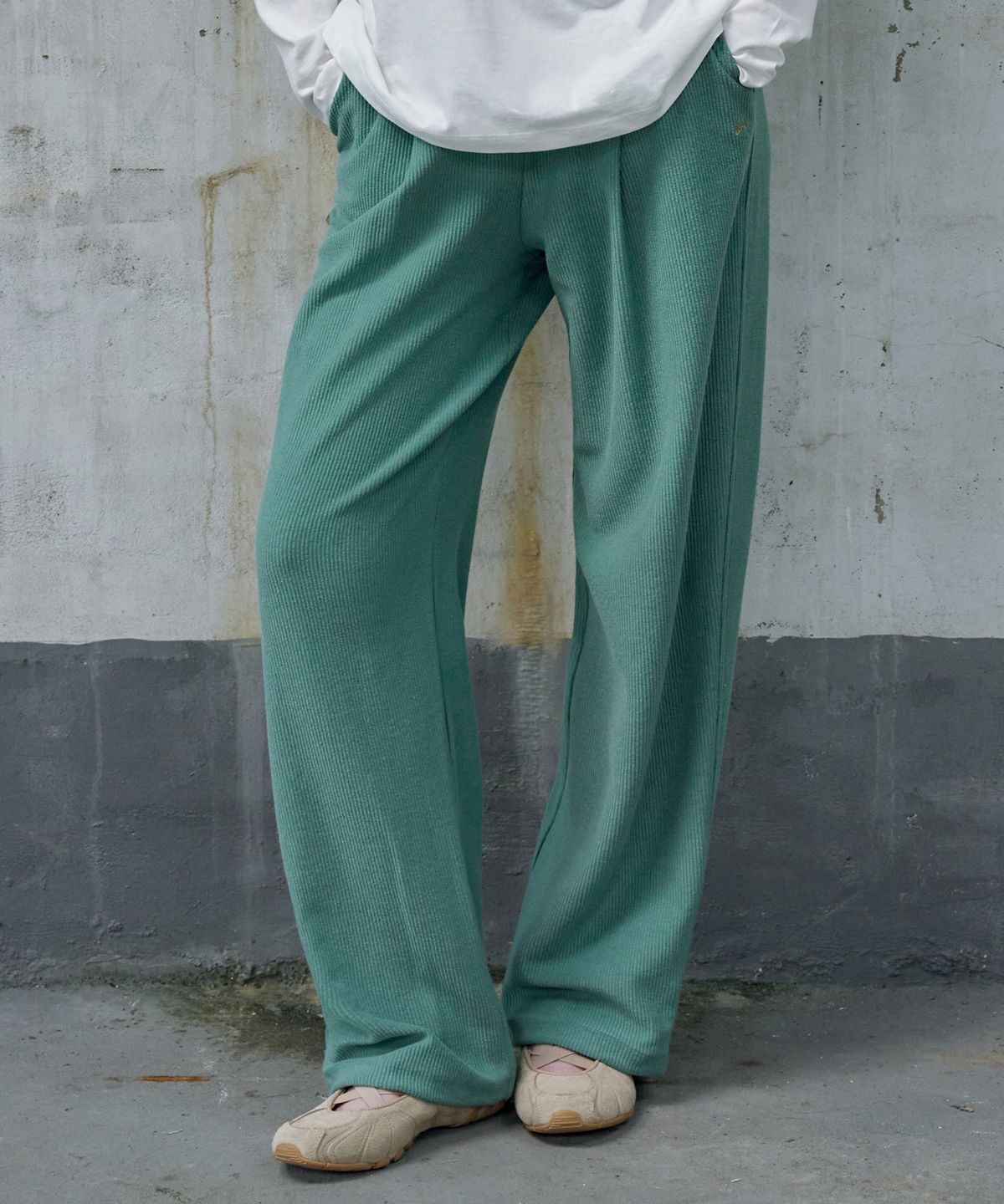 반원 아틀리에(VANONE ATELIER) P3334 리버스 텍스처 팬츠_Green