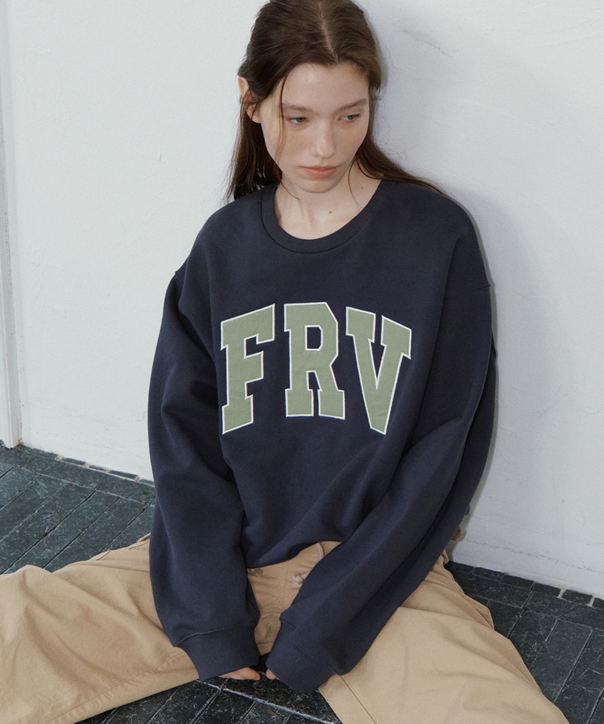 프리버07(FRIVER07) FRV logo sweatshirt [FRFA05LT03]_Charcoal