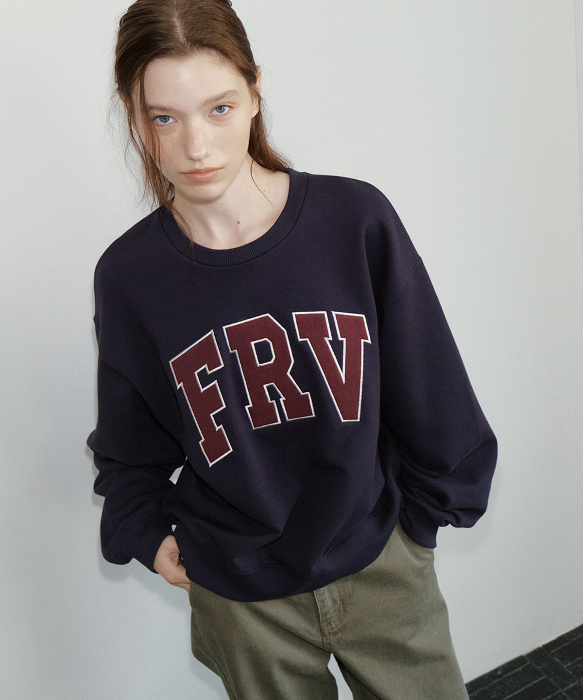 프리버07(FRIVER07) FRV logo sweatshirt [FRFA05LT02]_Navy