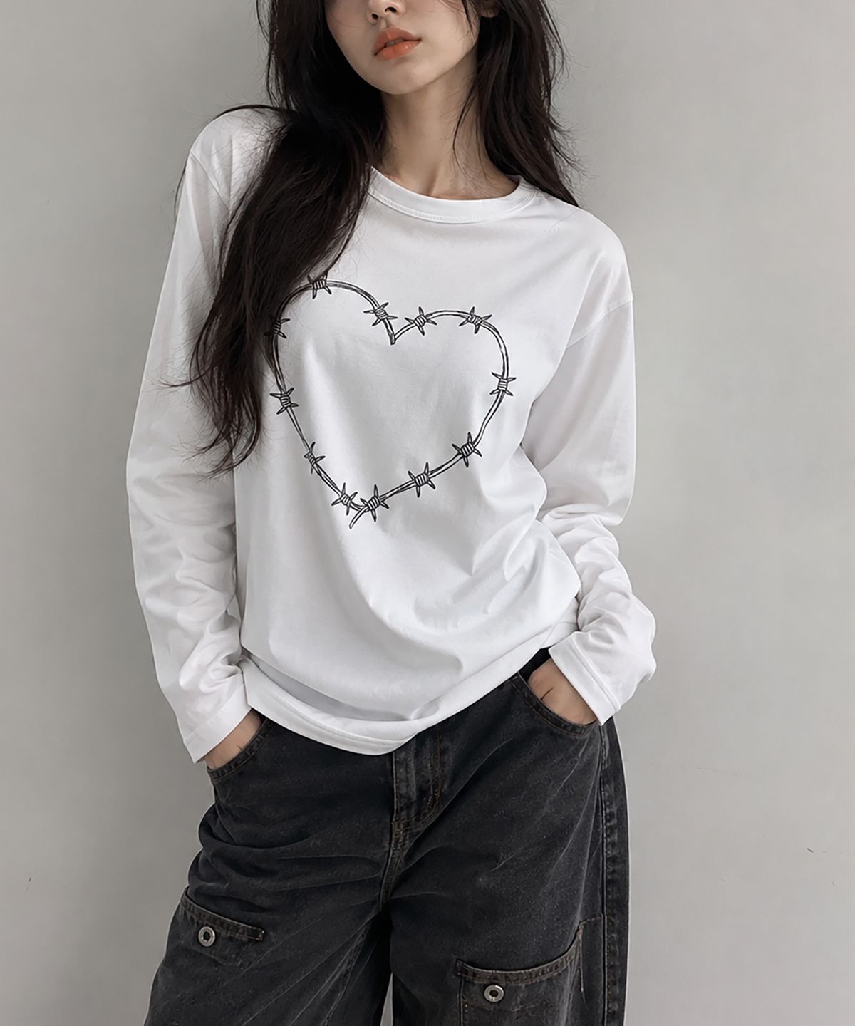 도톤(DOTON) THORNED HEART LONG SLEEVE (White)