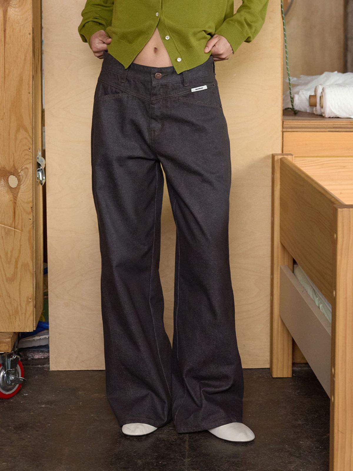 뮈뮈에르(MUEMUER) Curved Wide Denim Pants MU2678DN803M