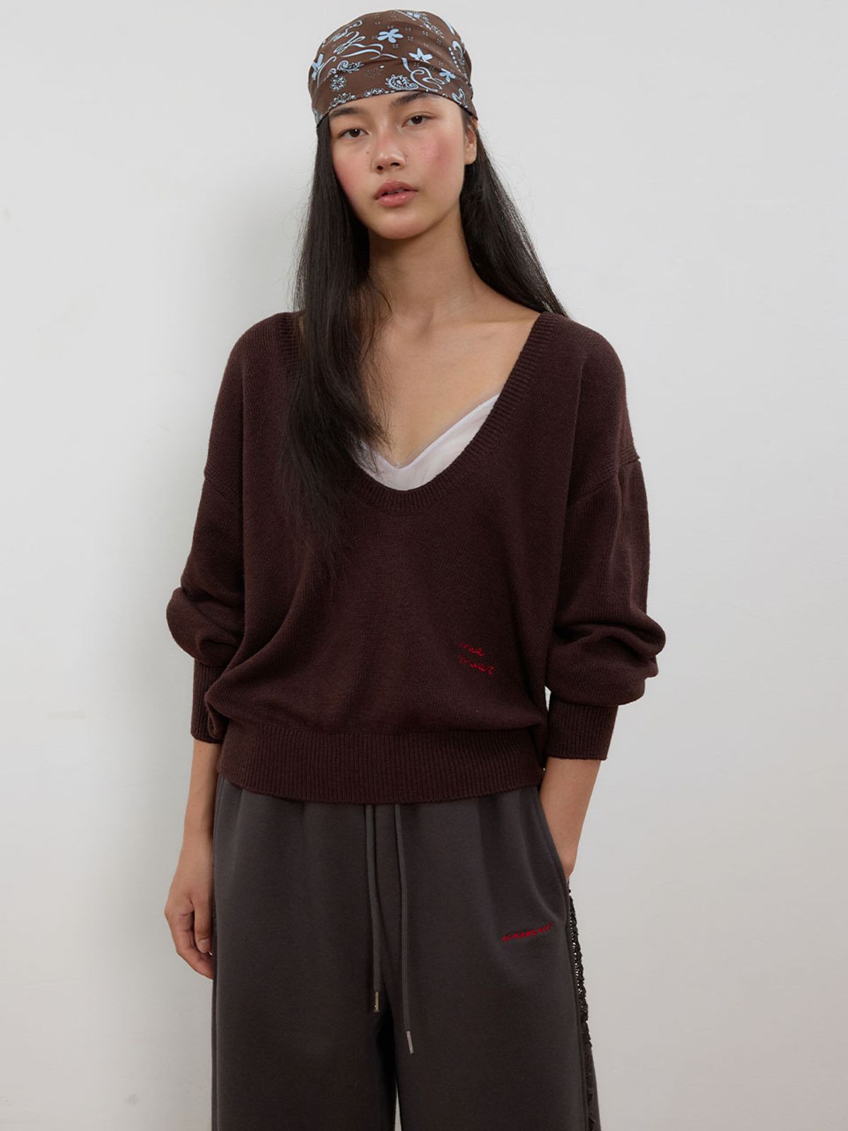 뮈뮈에르(MUEMUER) Deep Scoop-Neck Knit Pullover MU2678PO803M