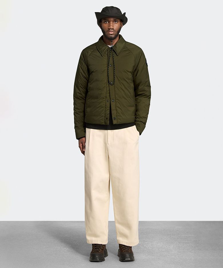남성 롯지 코치 다운 자켓 블랙 디스크(Khaki)_Q255AMDB02KAN