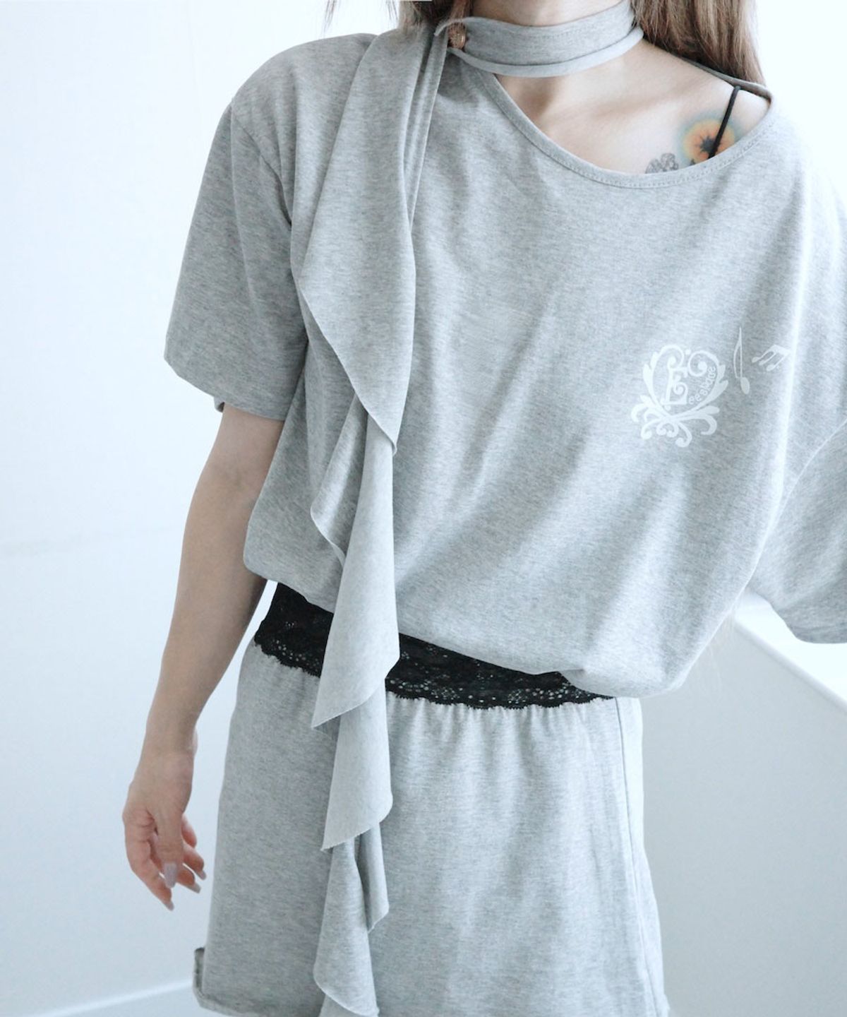 이스페이스(EEESPACE) Club E Scarf Tee (Gray)