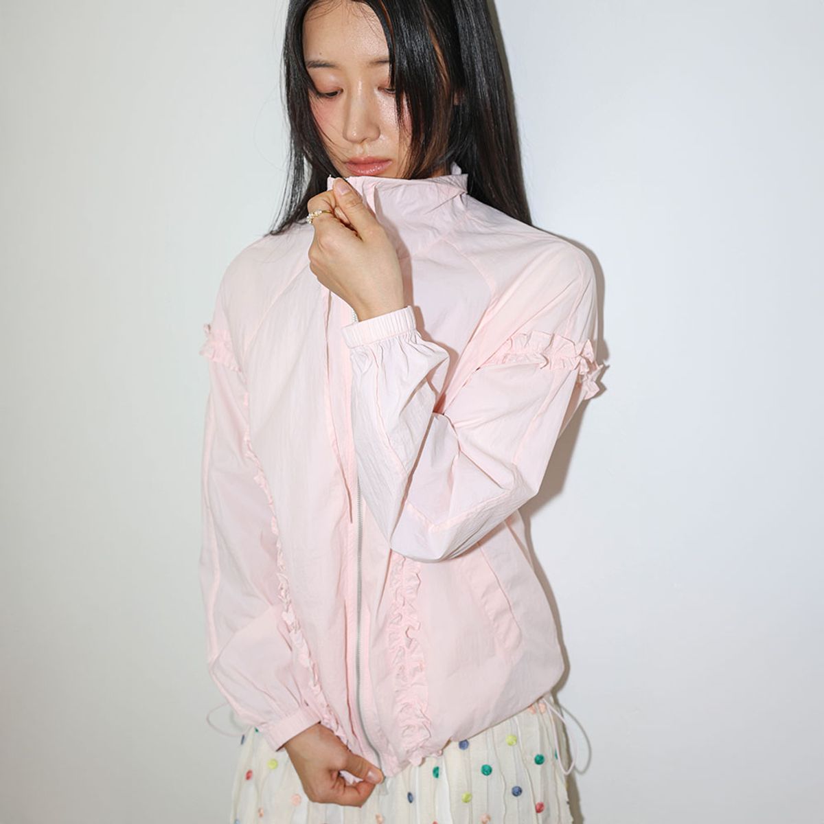 던드롭(DUNDROP) DD_Ruffle zip up jacket