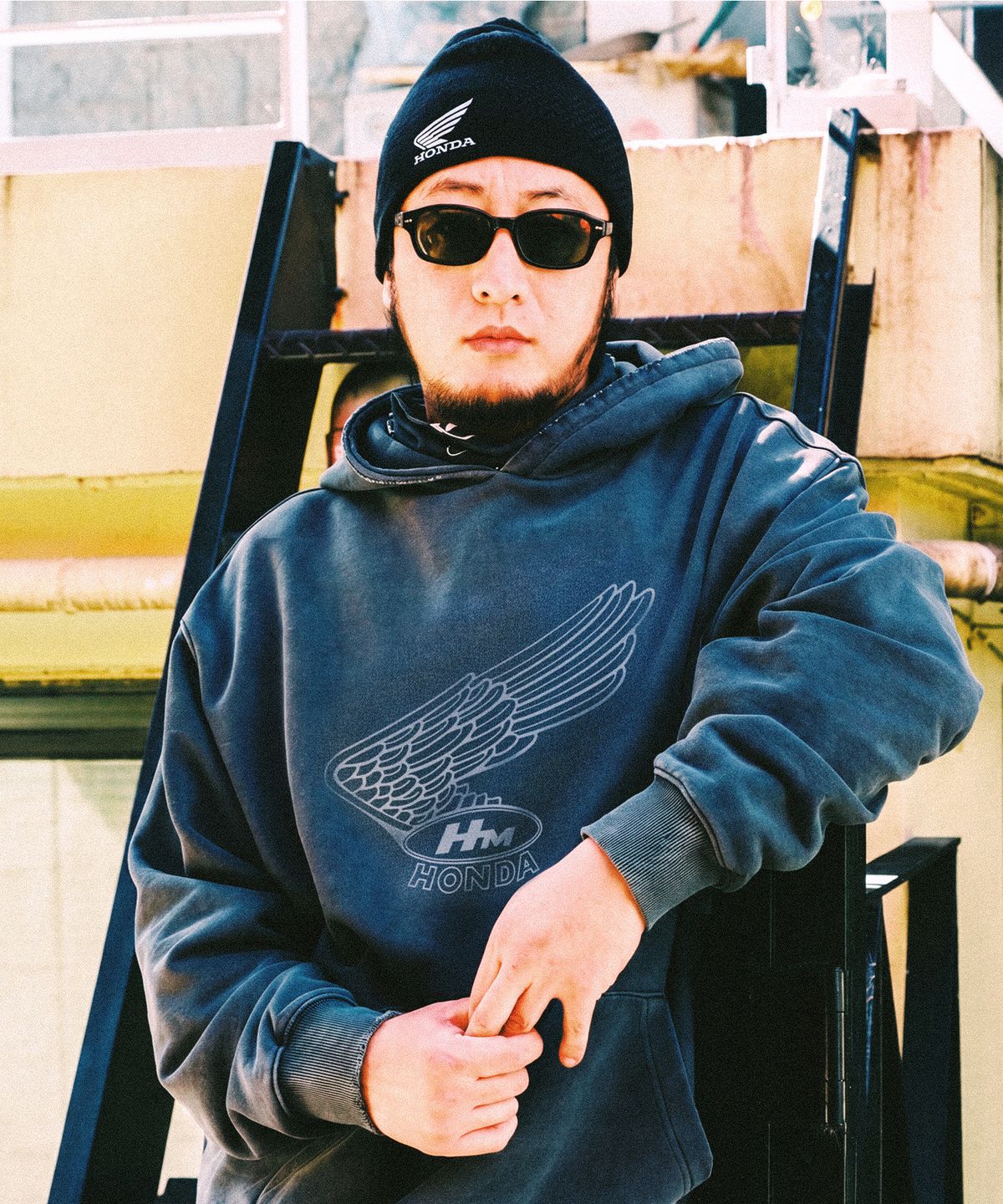 핍스 모터사이클(PHYPS MOTORCYCLE) [김간지 X 핍스 모터사이클] Pigment Old Logo Balaclava Hoodie Charcoal