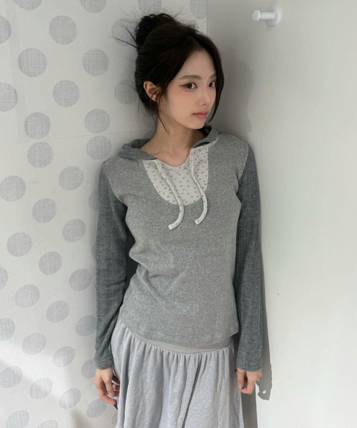 에이이에이이(AEAE) FLOWER BLOCK HOODIE [GREY]