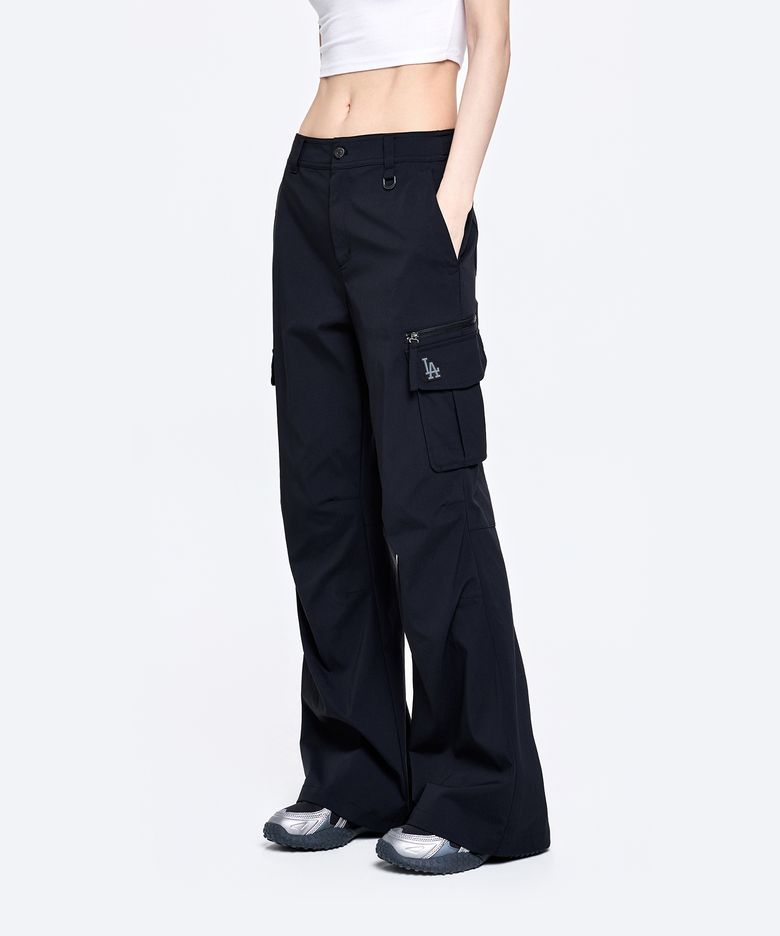 여성 파라슈트 지퍼 카고 플레어 팬츠 LA (Black)
