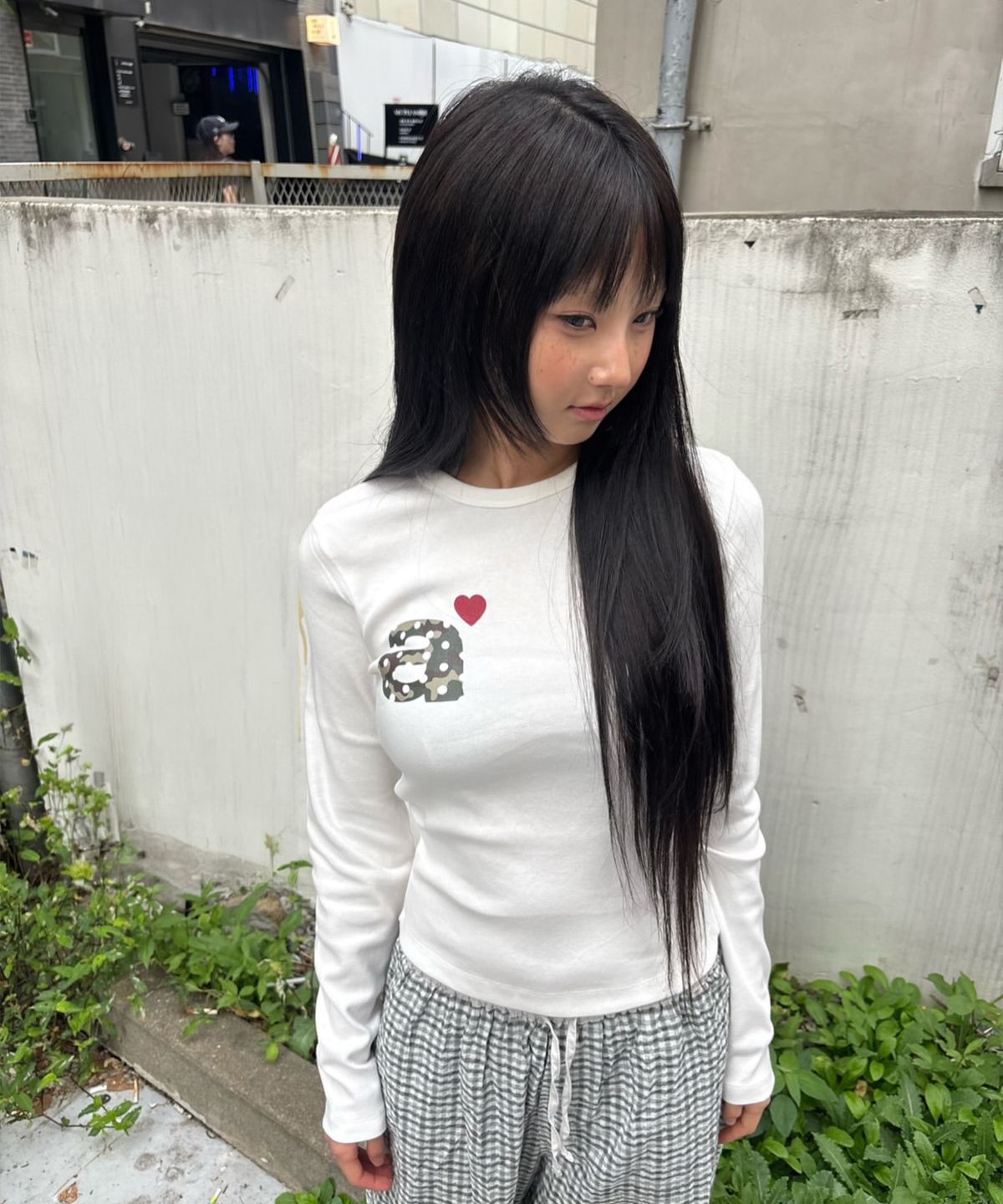 에이이에이이(AEAE) DOT SMALL LETTER L/S [WHITE/CAMO]