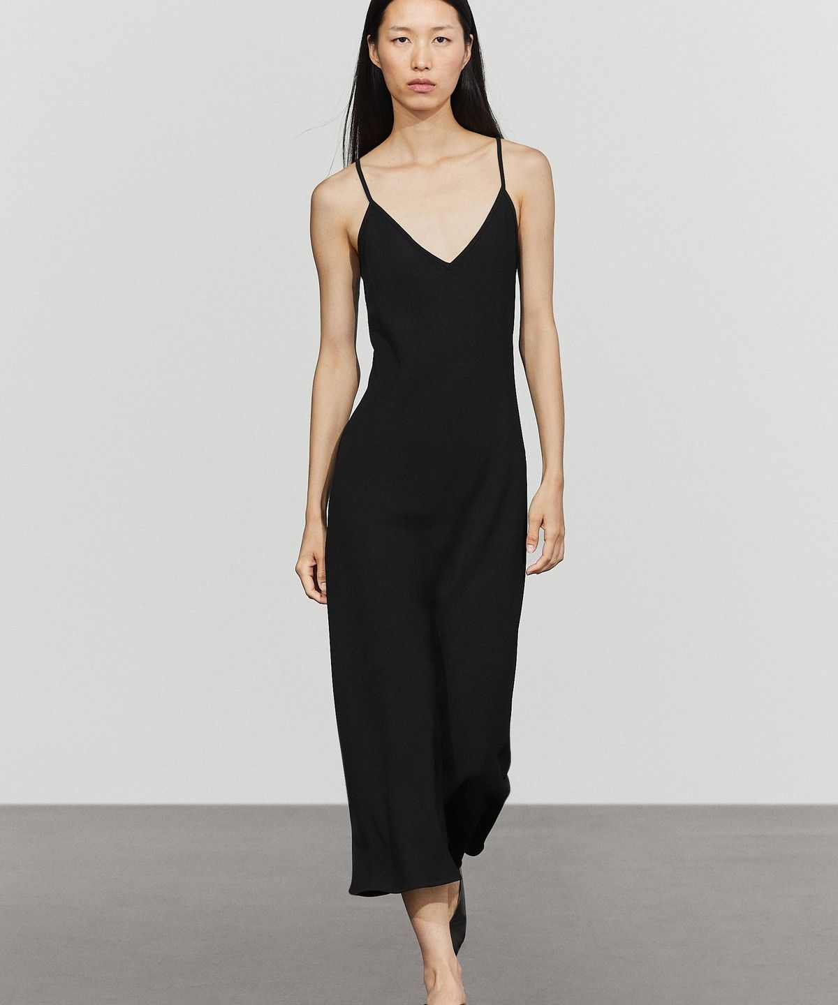 마시모두띠(MASSIMO DUTTI) 플루이드 스트랩 미디 원피스