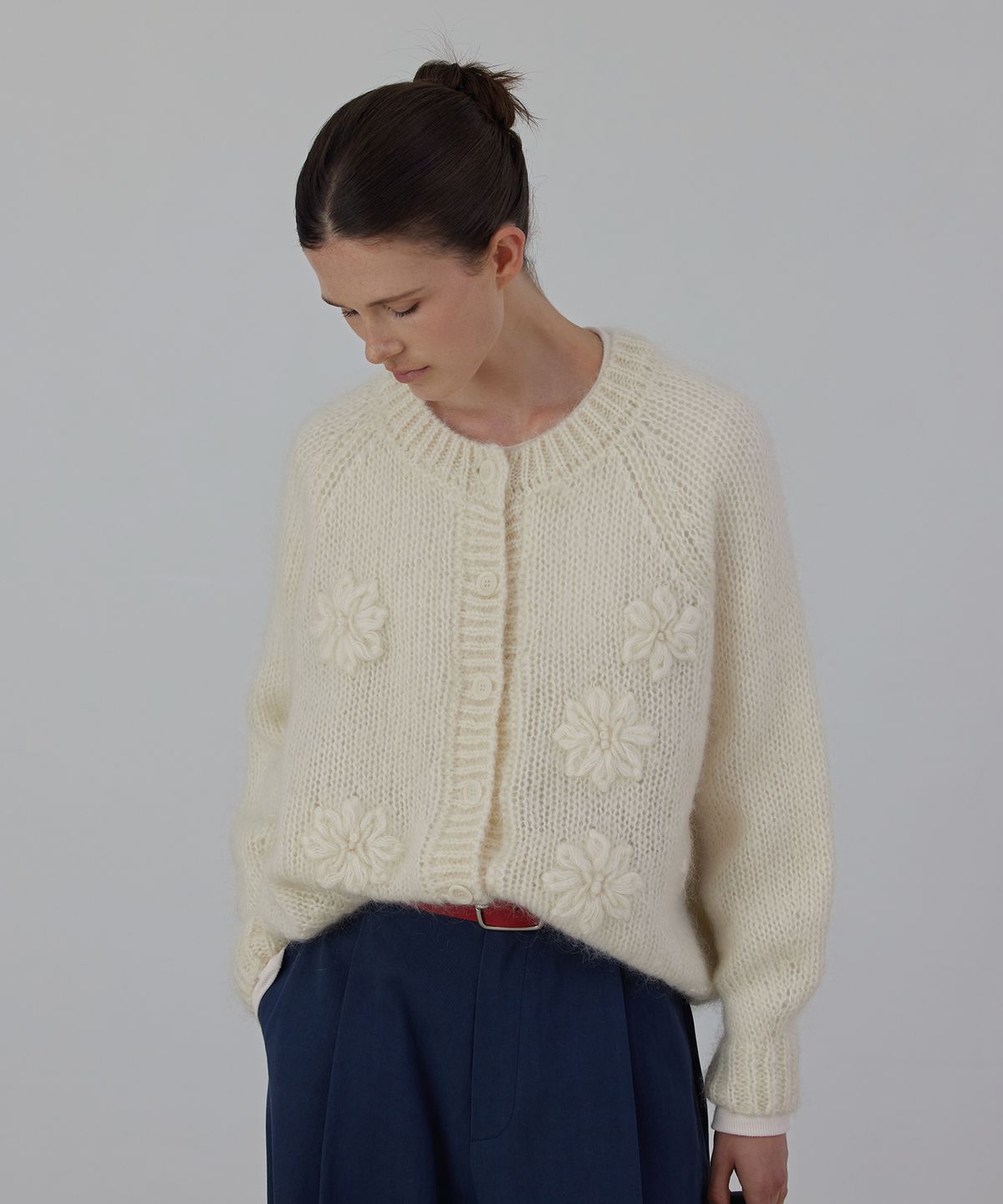 퀸스래빗(Q'SRB) Mohair Floral Applique Knit Cardigan