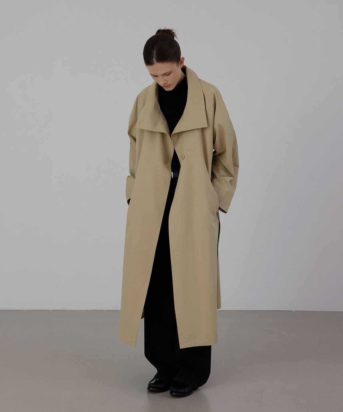 퀸스래빗(Q'SRB) Camille High-Neck Trench Coat