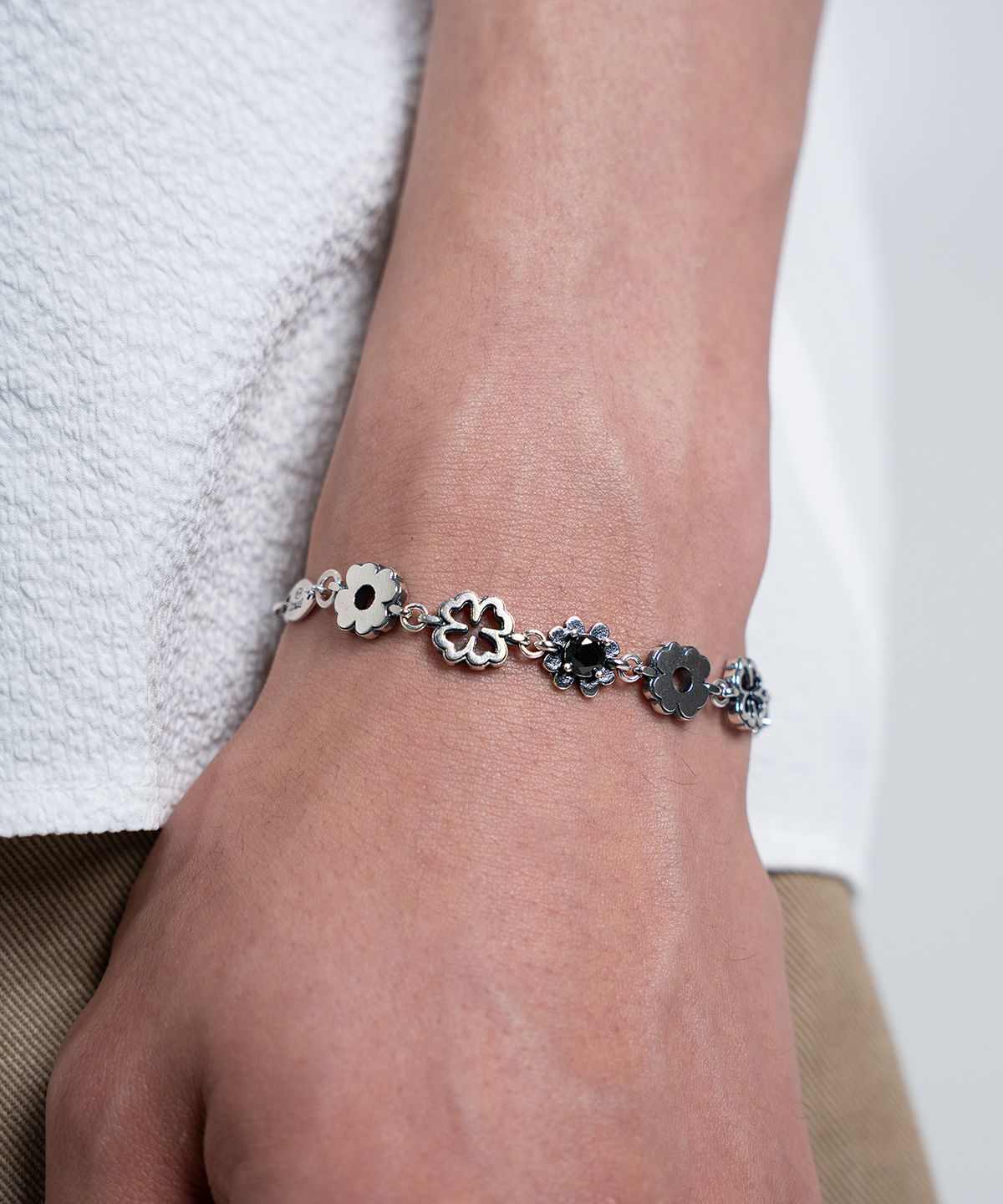 그레이노이즈(GRAYNOISE) Clover Bold Lace Bracelet (925 Silver)