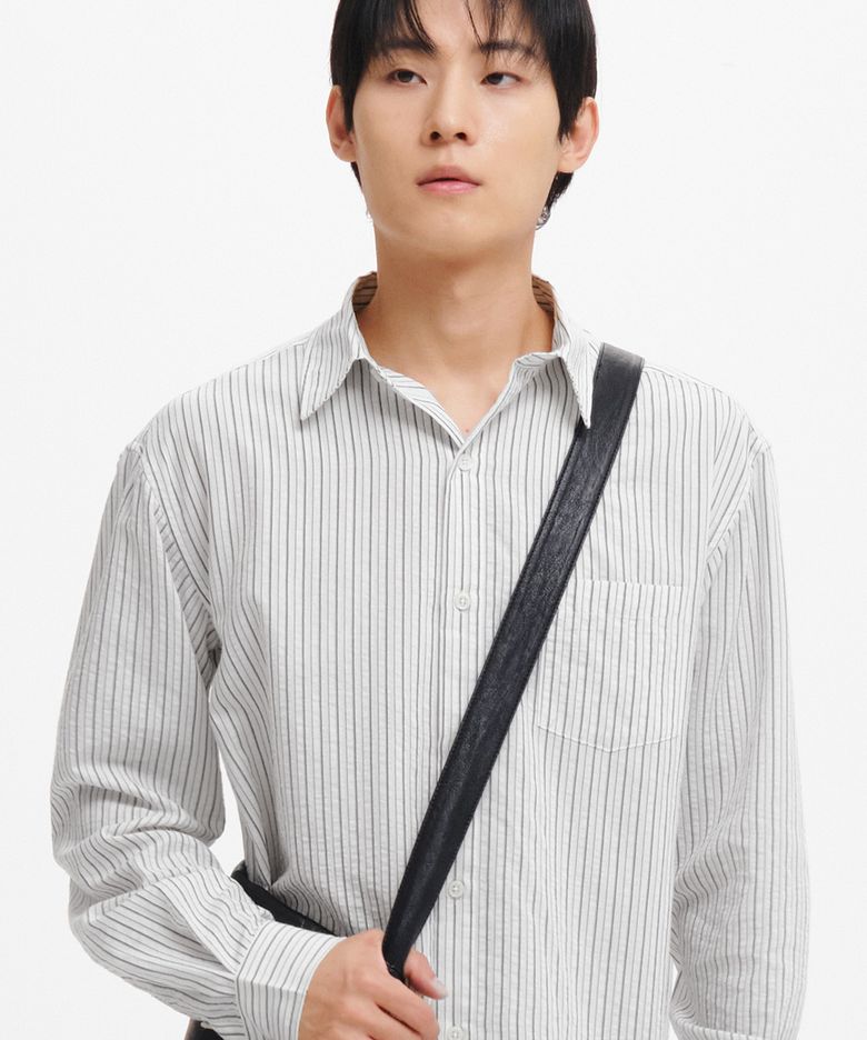 애쉬 스트라이프 크롭 셔츠_오프화이트