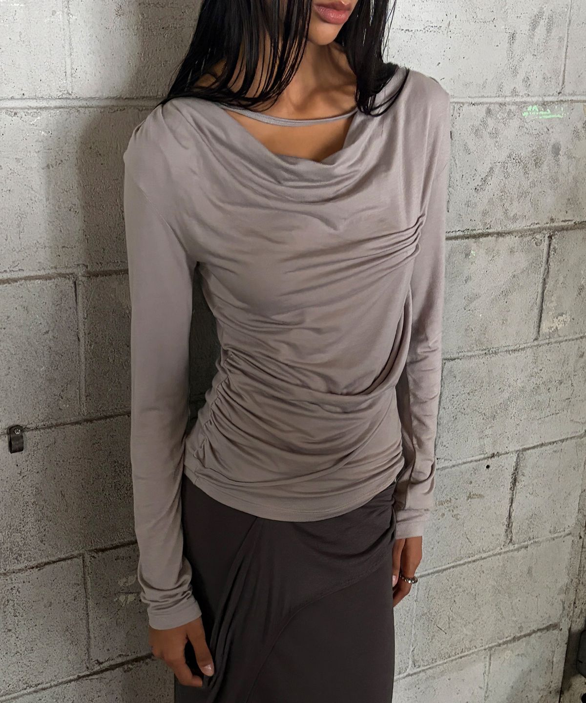 락케이크(ROCKCAKE) Pinched Cowl Top - Light Gray