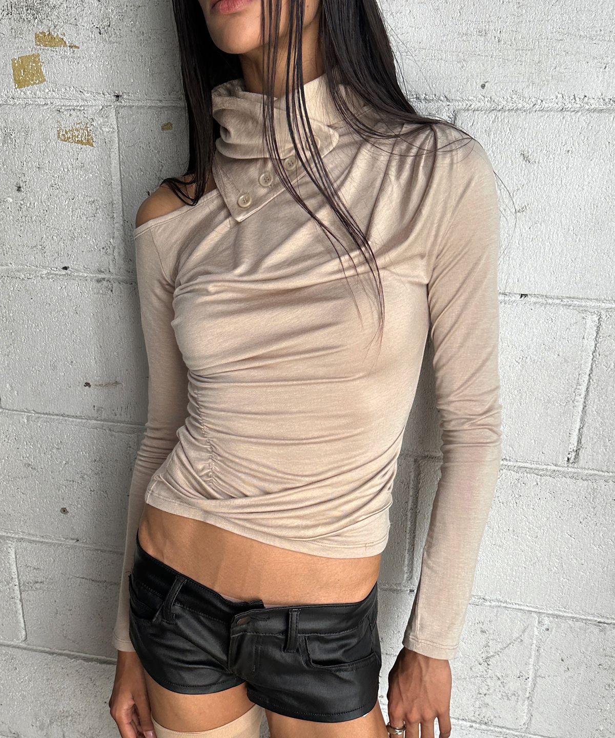 락케이크(ROCKCAKE) Scarf Drape Top - Beige