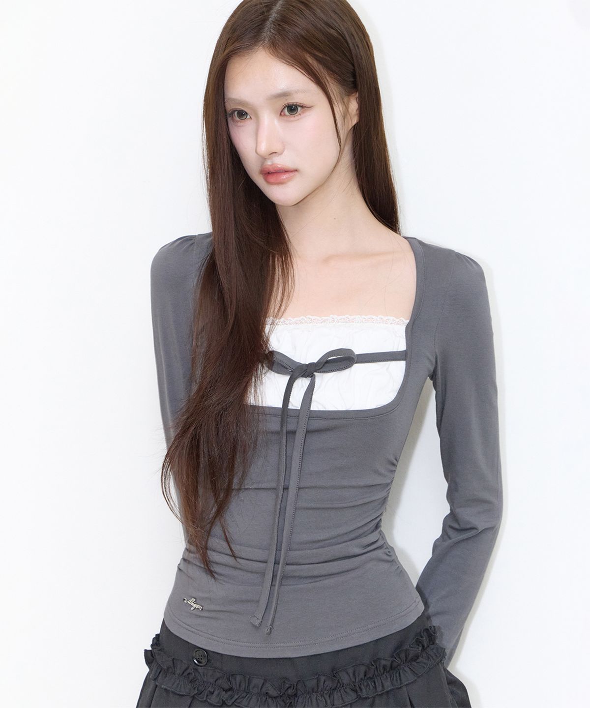 일리고(ILLIGO) 로지 스퀘어넥 탑 차콜