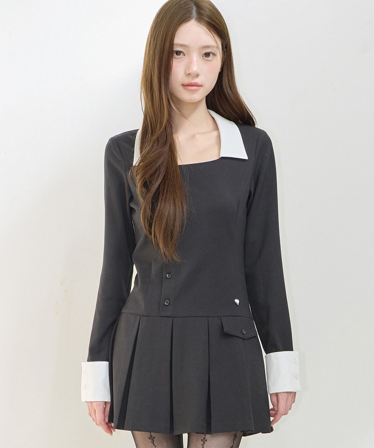 일리고(ILLIGO) 아이비 플리츠 원피스 블랙