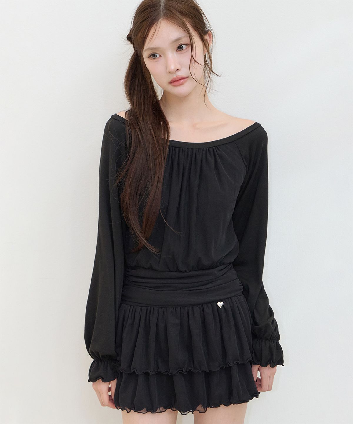 일리고(ILLIGO) 보트넥 셔링 미니 원피스 블랙