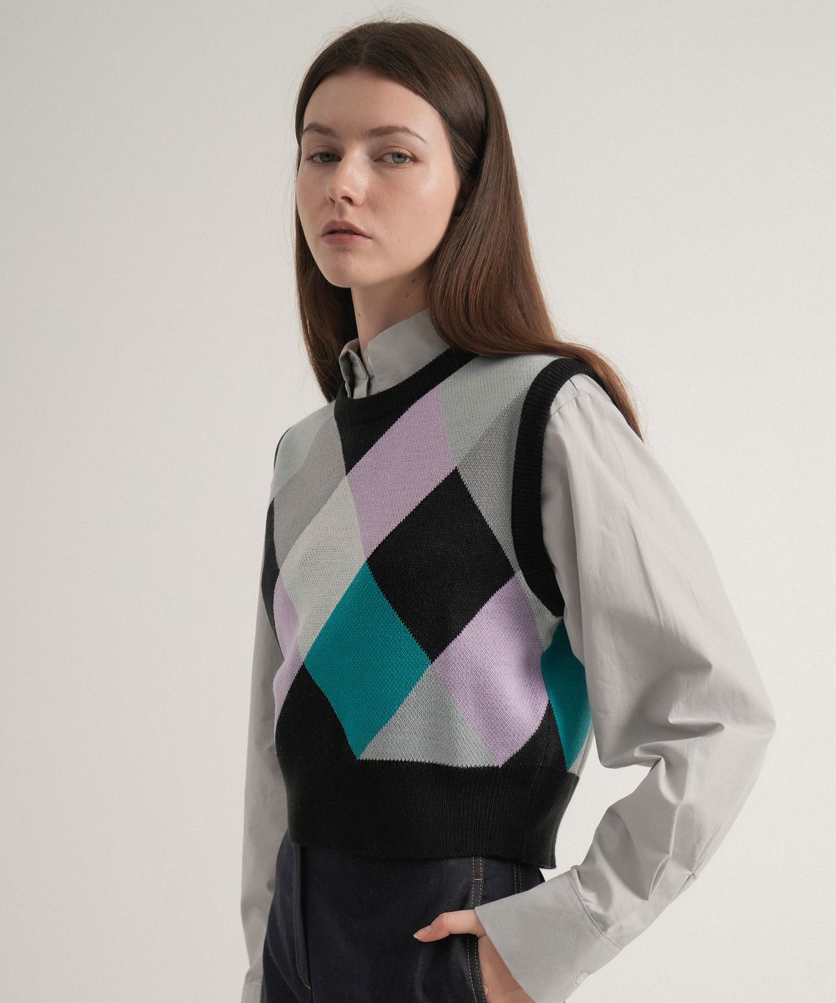 블레티(VLETI) Round Coloration Knit Vest (Black)