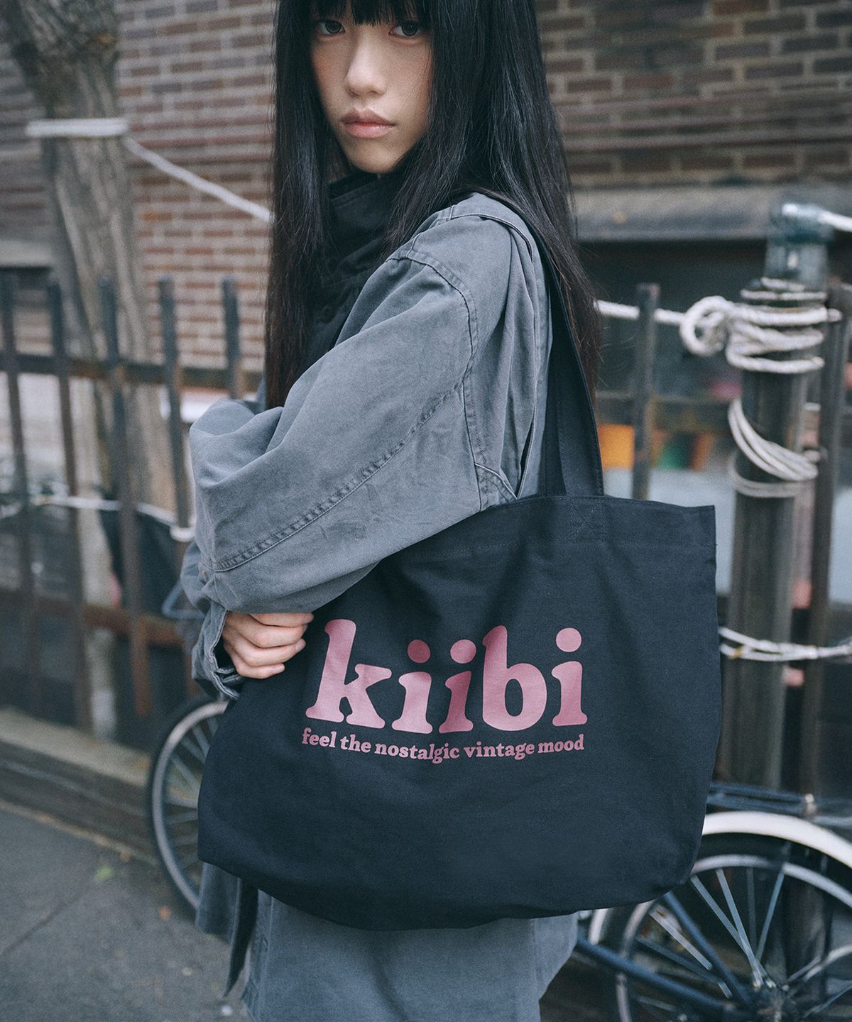키이비(KIIBI) big pocket shoulder bag charcoal