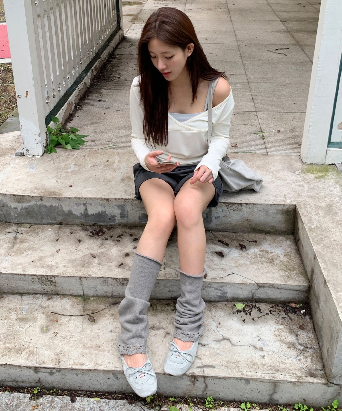 레터프롬문(LETTER FROM MOON) 핸드메이드 스칼럽 울 레그워머 ( 그레이 )