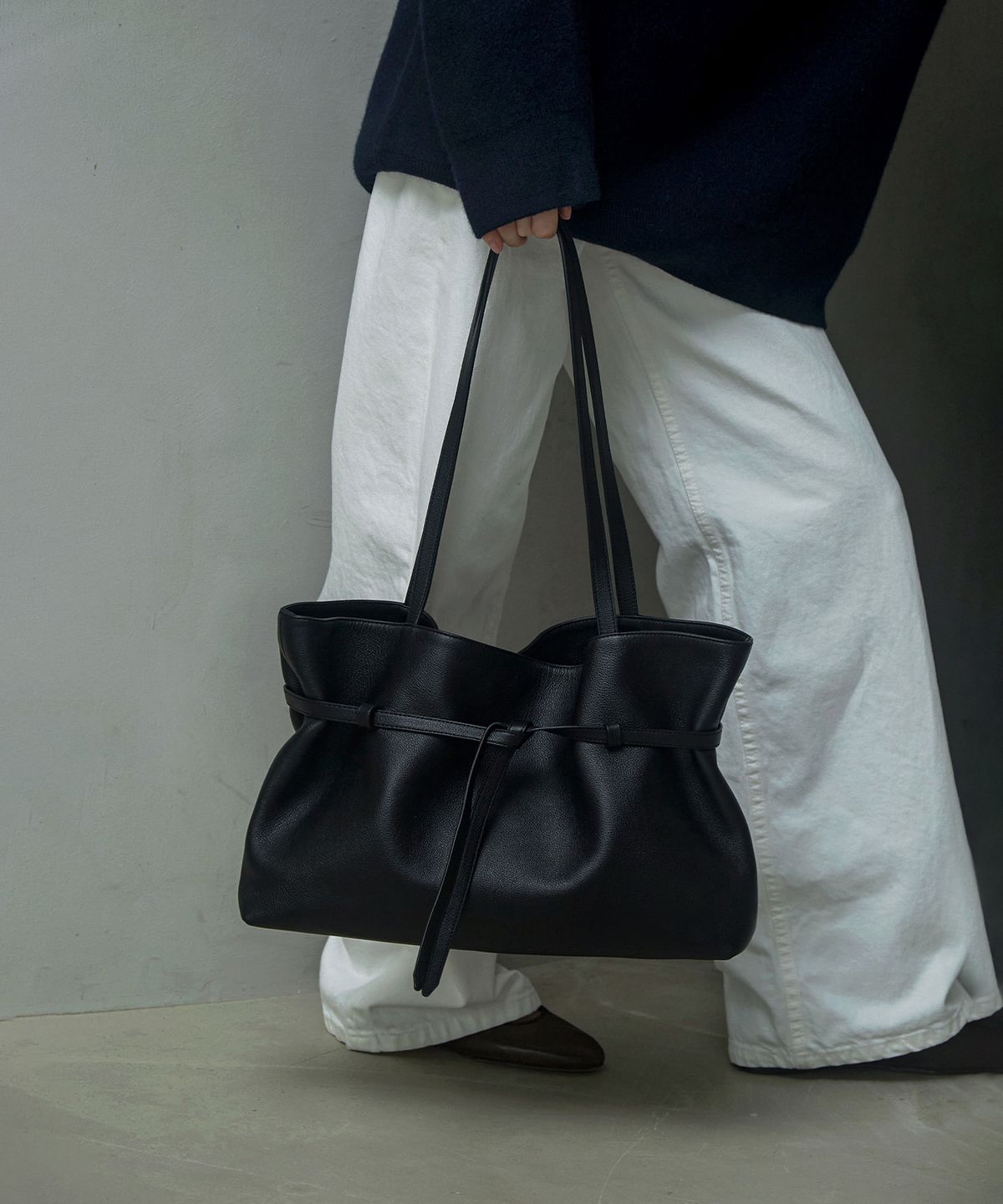 벨류엣(VALLUAT) Ovel bag_Black