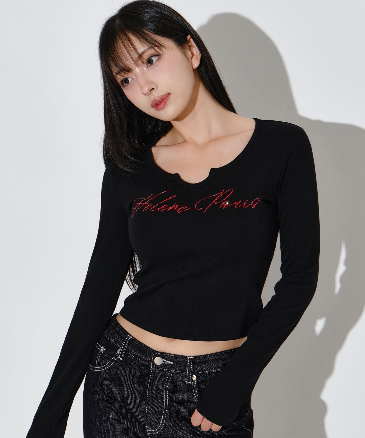헬레네파리스(HELENE PARIS) 스파킹 큐빅 벤트넥 롱 슬리브 [블랙]