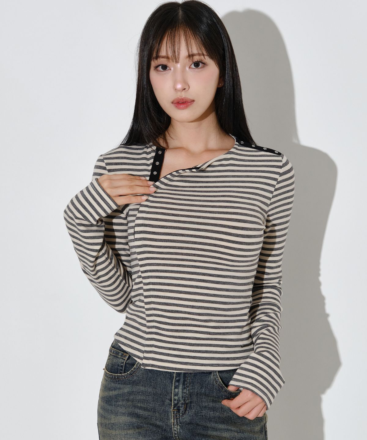 헬레네파리스(HELENE PARIS) 말뫼 언벨런스 스냅 가디건 [스트라이프]