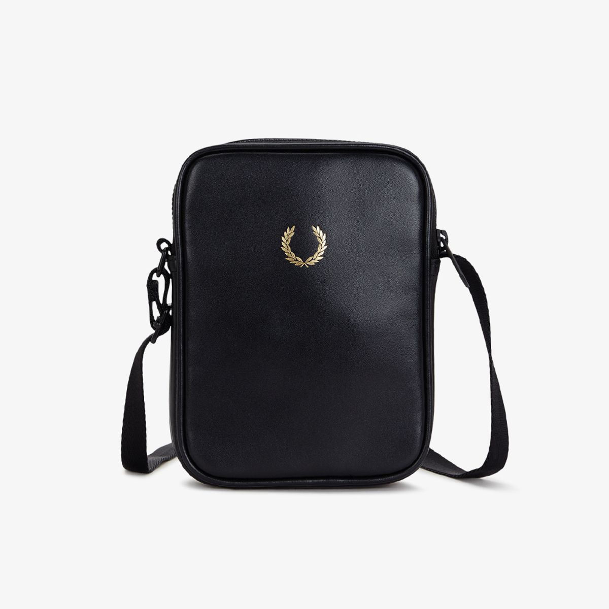 프레드페리(FRED PERRY) 스무드 레더 스몰 사이드 백 - 블랙 CFPU2G33348-102