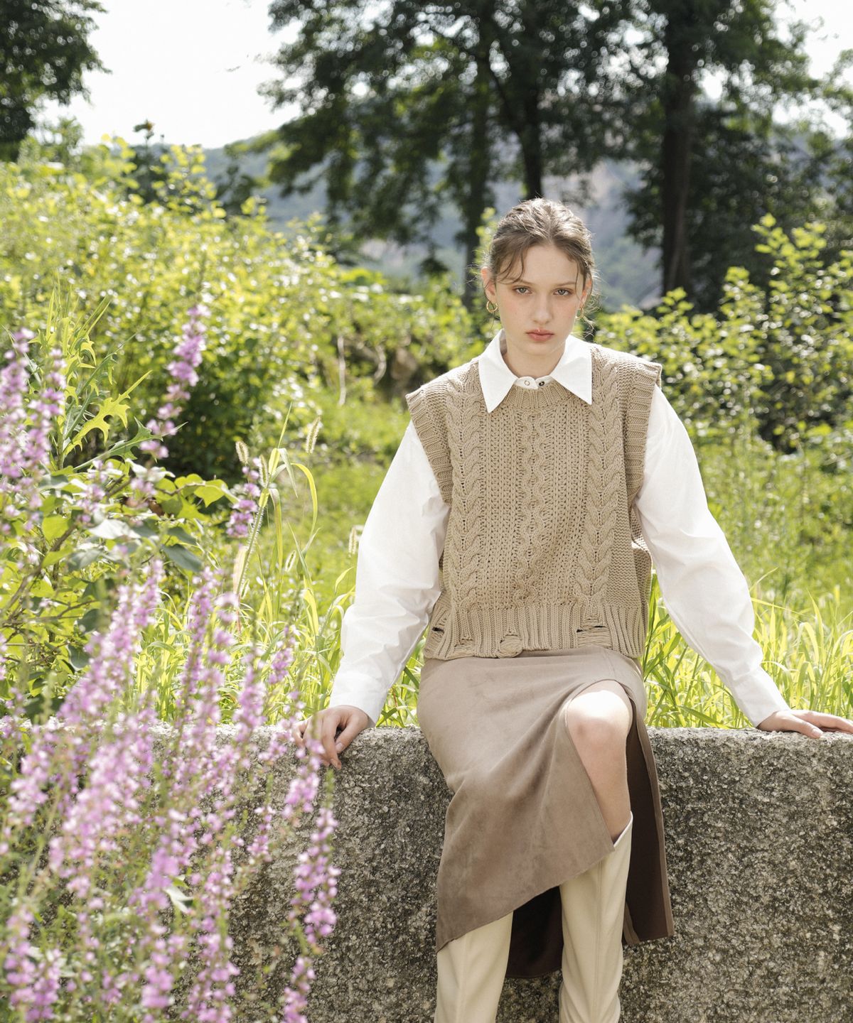 블레티(VLETI) Wool Cable Damage Knit Vest (Beige)