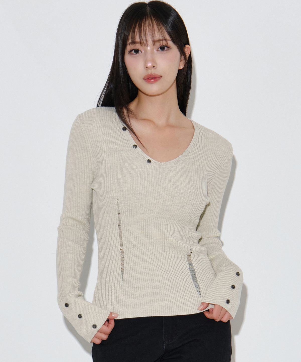 헬레네파리스(HELENE PARIS) 아르네 언벨런스 버튼 데미지 니트 [오트밀]