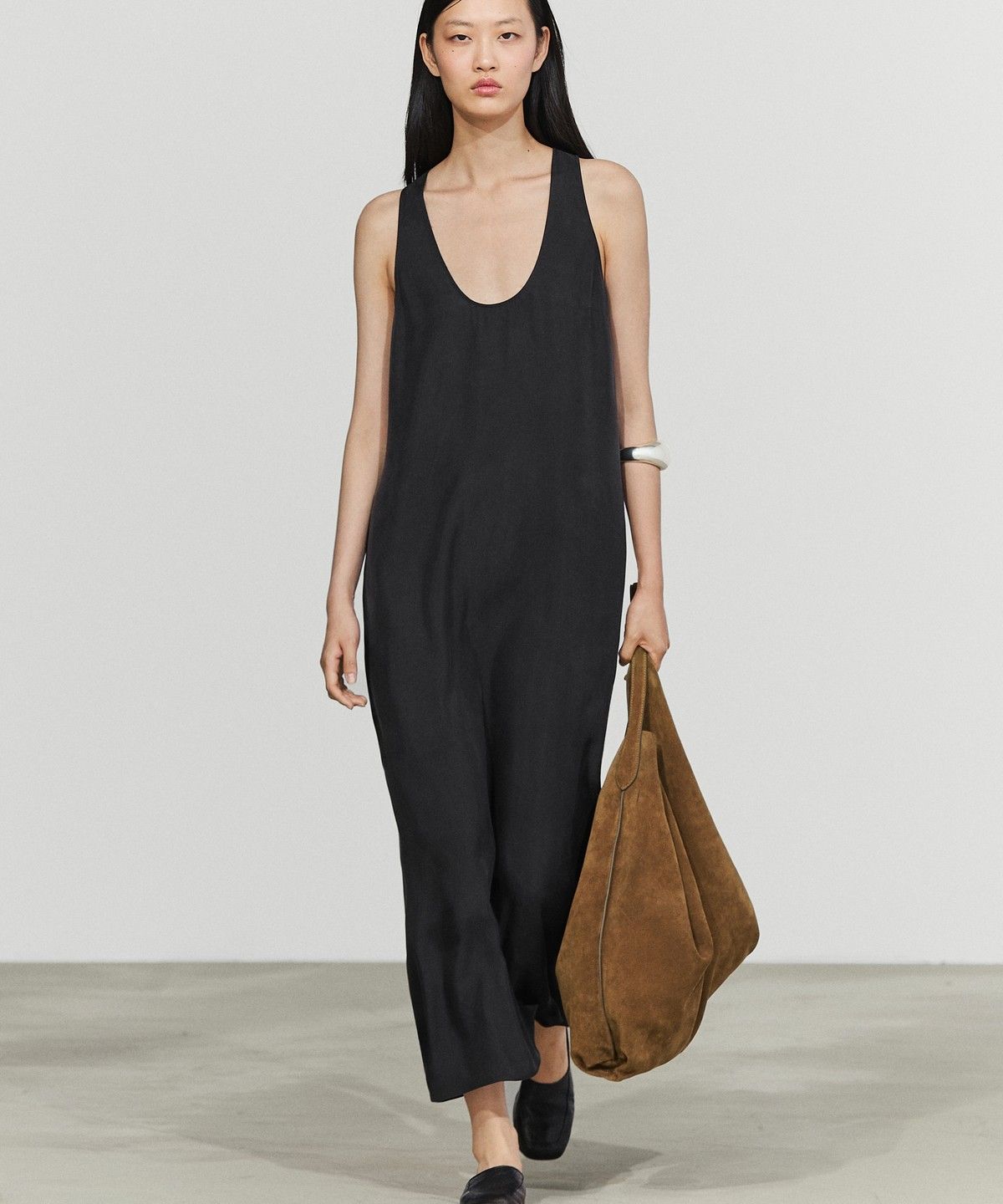 마시모두띠(MASSIMO DUTTI) 라운드 넥 플루이드 미디 원피스