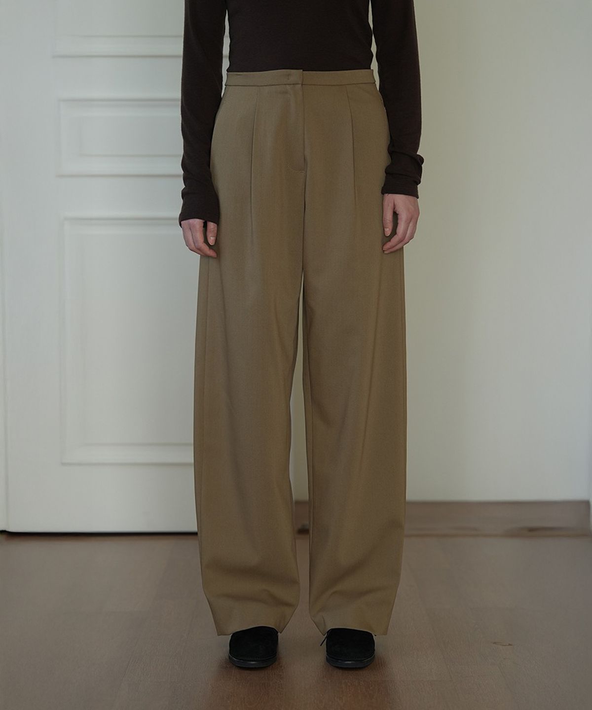더밀루이(THEMILUI) Tereu pants (Khaki Brown)