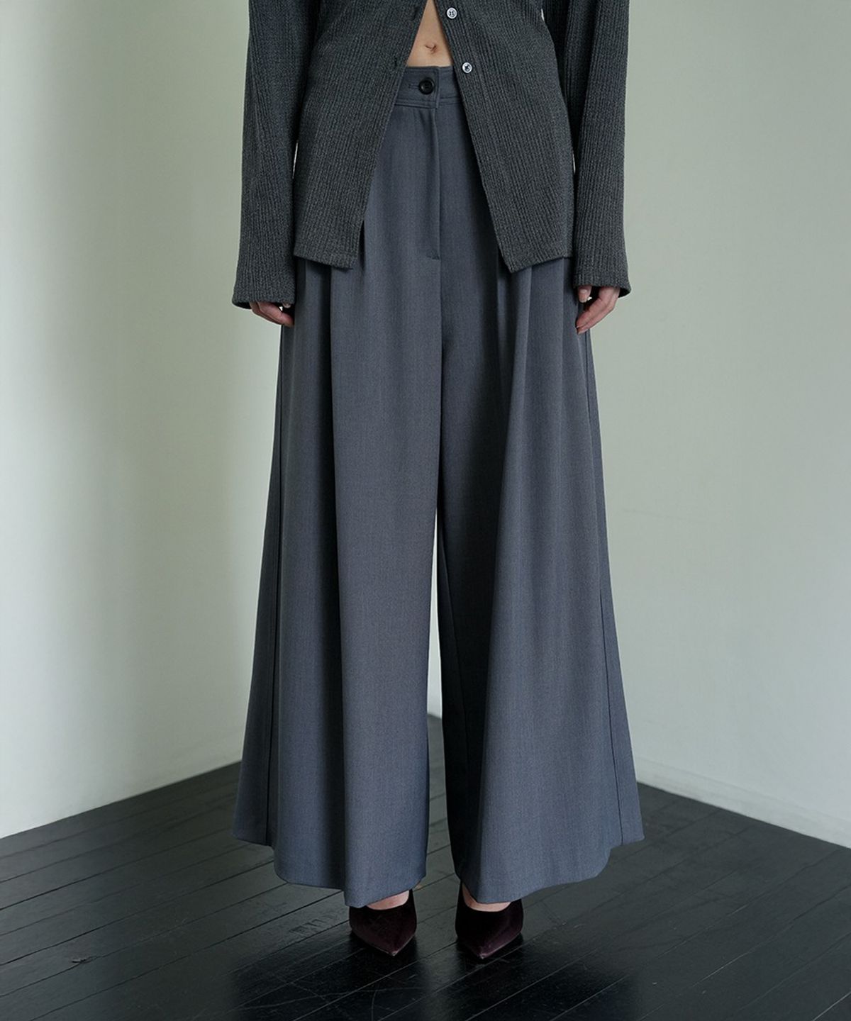 더밀루이(THEMILUI) Anna slacks (Dark gray)