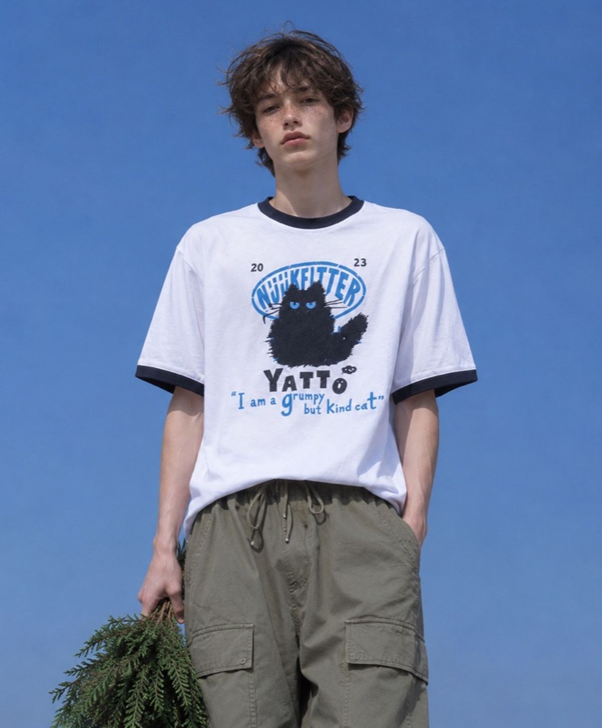 누크피터(NUUKFITTER) YATTO RINGER T-SHIRT [WHITE] 야토 고양이 그래픽 링거 티셔츠 화이트