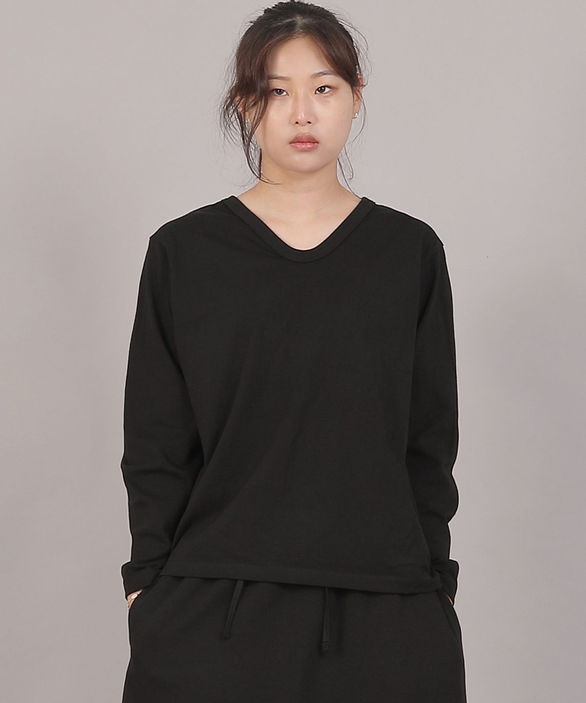 세인트크루(SAINTCREW) 미니멀 소프트 V넥 긴팔티셔츠 MSV-8A16 블랙