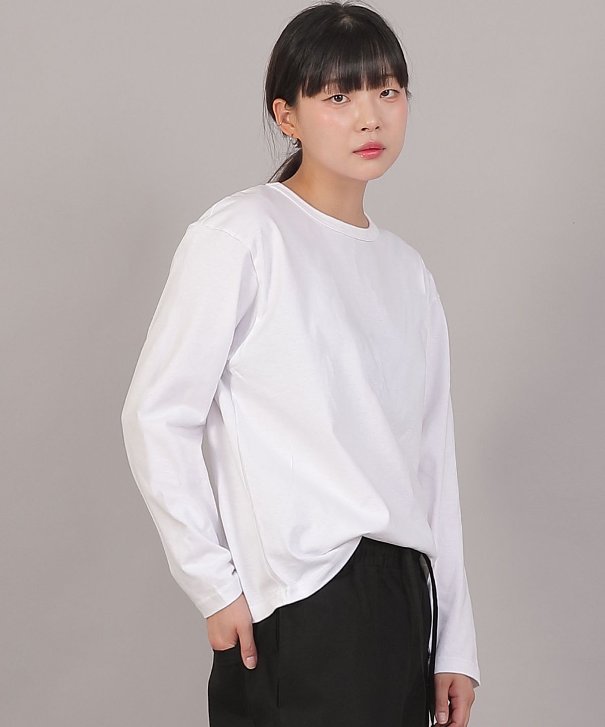 세인트크루(SAINTCREW) 오버핏 소프트 R넥 긴팔티셔츠 RMR-8A18 화이트