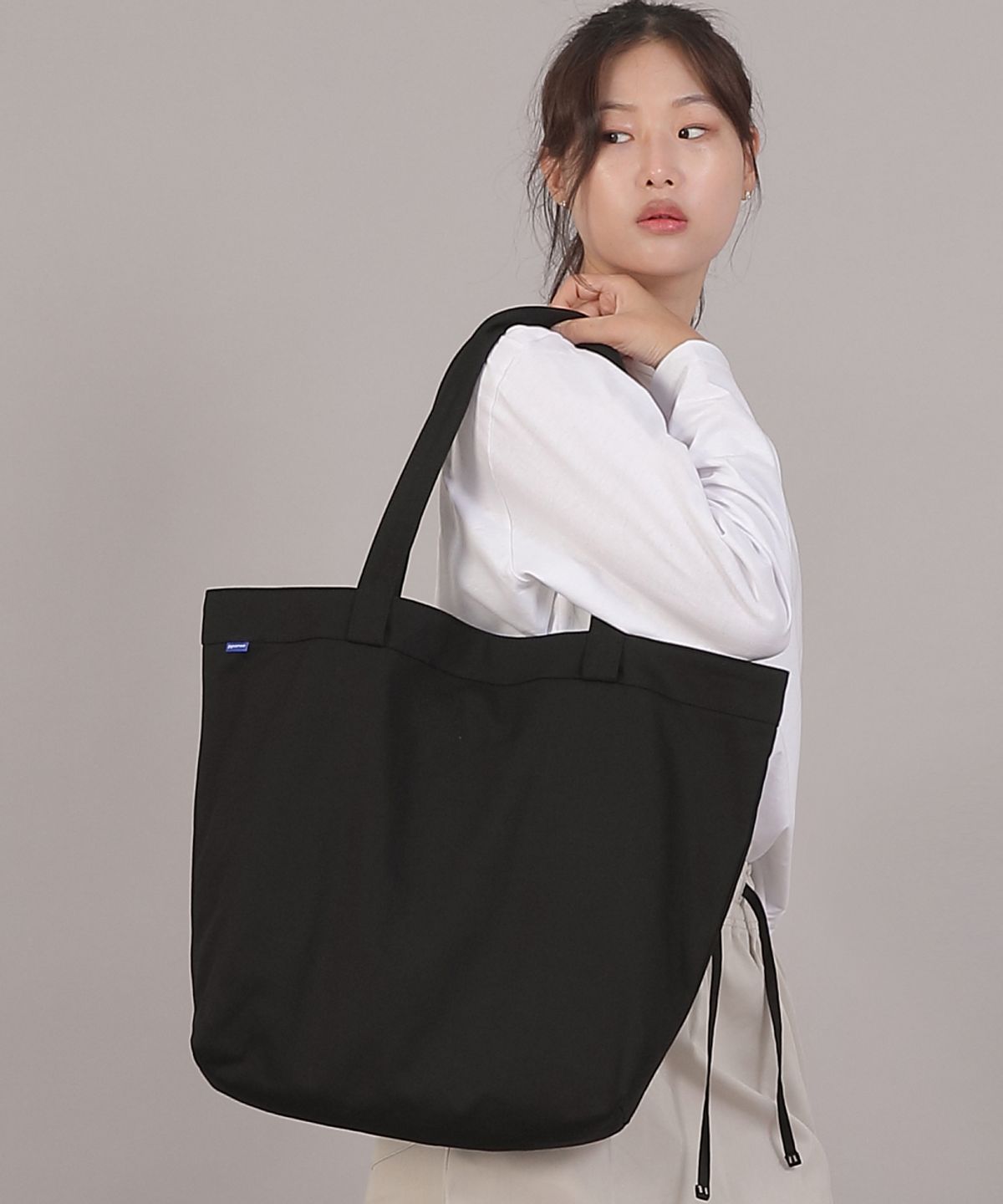 세인트크루(SAINTCREW) 포켓리스 빅사이즈 트래페즈 에코백 BPL-164 블랙