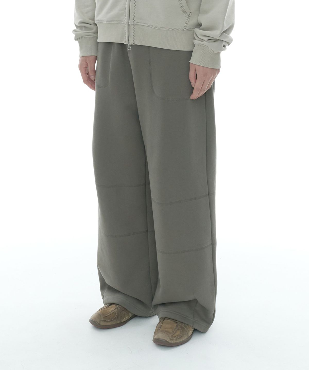 더콜디스트모먼트(THE COLDEST MOMENT) TCM stitch sweat pants (khaki brown)