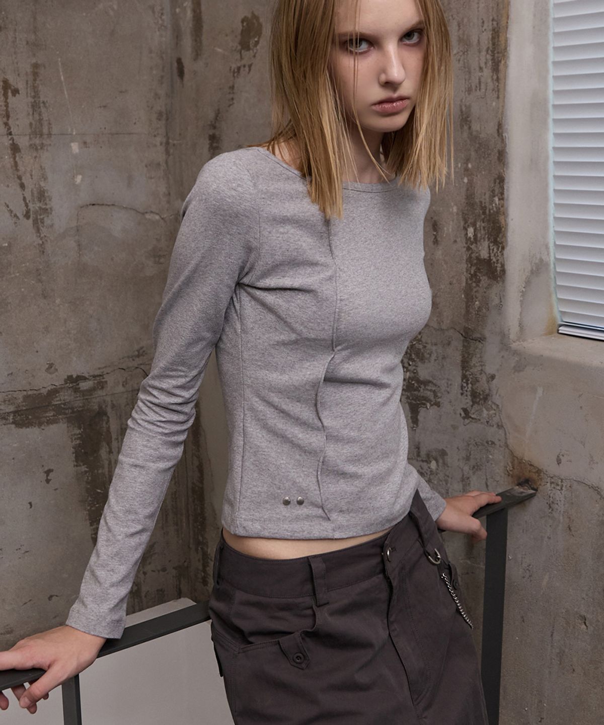 렌세(RENSE) Cut-Out Boat Neck Long Sleeve Tee Melange Gray