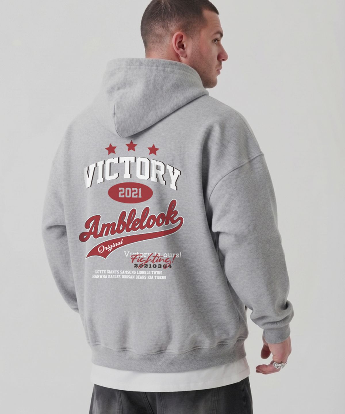 엠블룩(AMBLELOOK) 후디드 스웨트셔츠 VICTORY (3color)