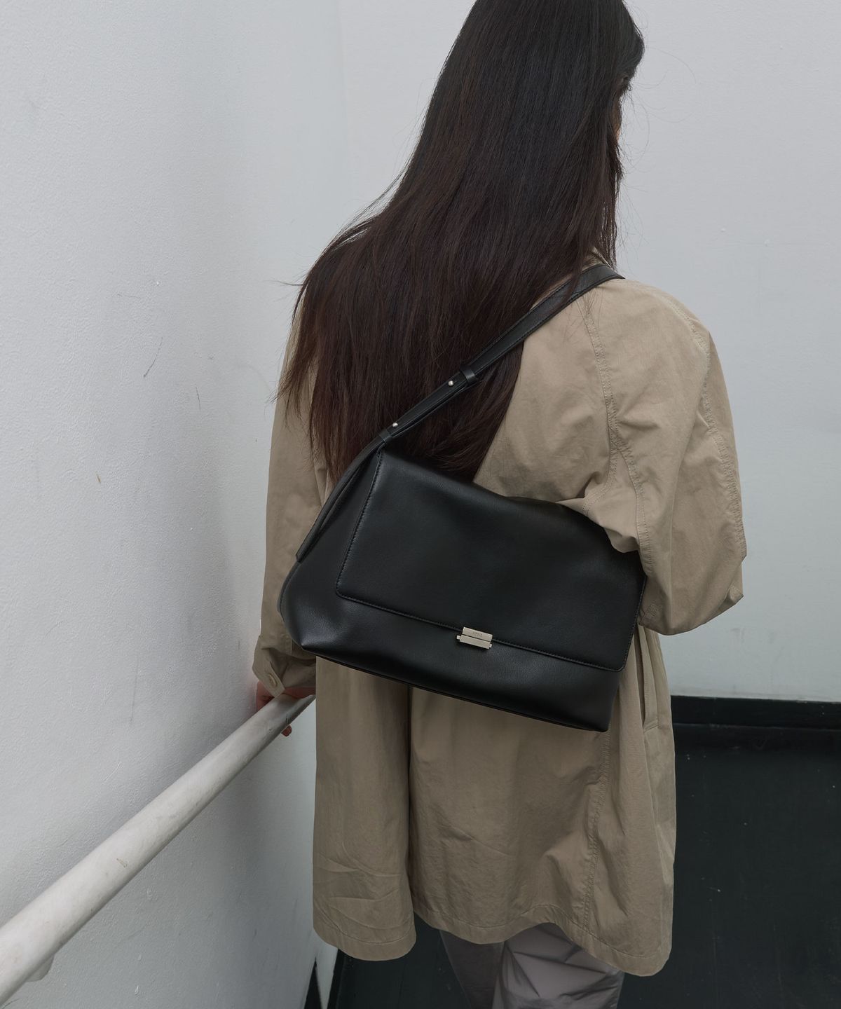 포이베(FOIVE) 타라 라지 숄더 TARA Large Shoulder Black