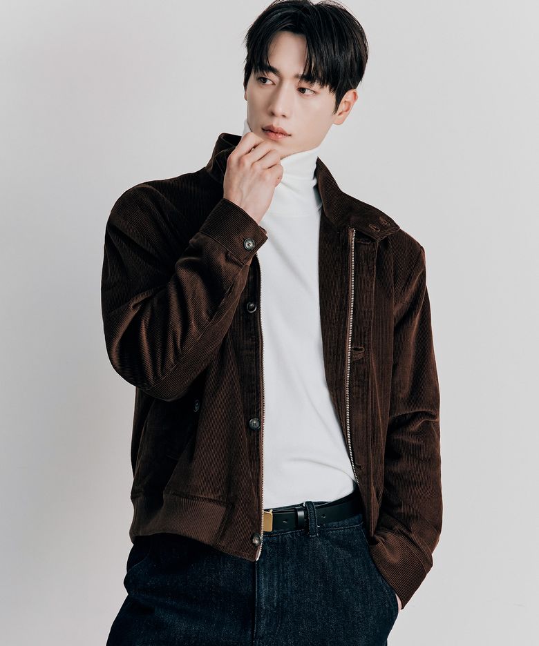 [서강준 PICK] 코듀로이 크롭 해링턴 자켓 [BROWN]