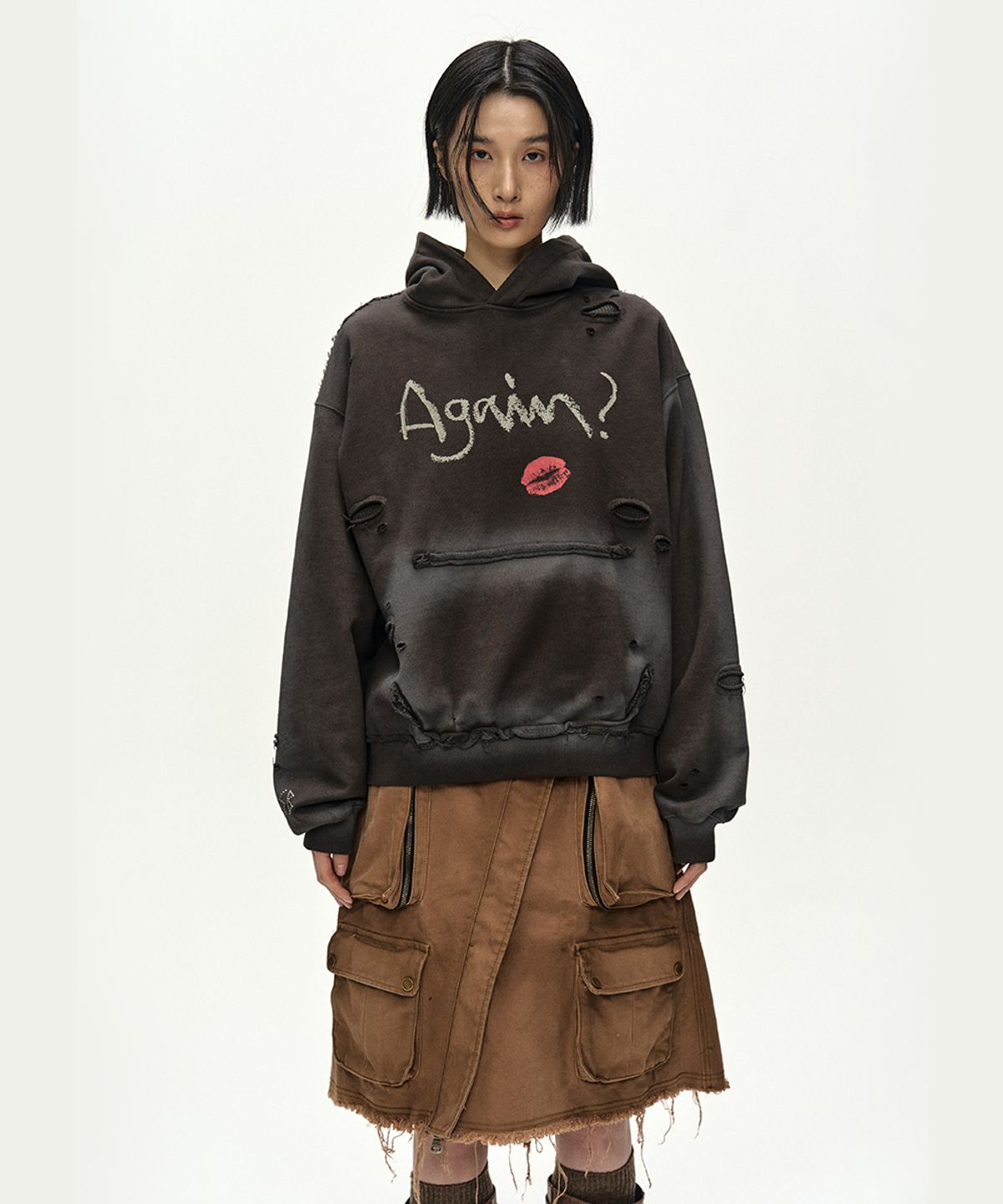 앤더슨벨(ADSB ANDERSSON BELL) (ESSENTIAL) UNISEX SPRAY WASHED AGAIN LIP HOODIE (BROWN)