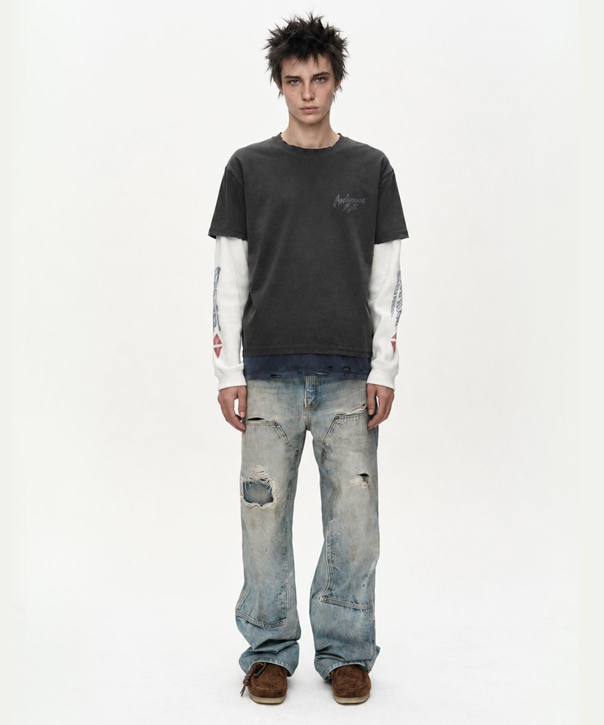 앤더슨벨(ADSB ANDERSSON BELL) DISTRESSED TROMPE-LOEIL CARPENTER JEANS (MID BLUE)
