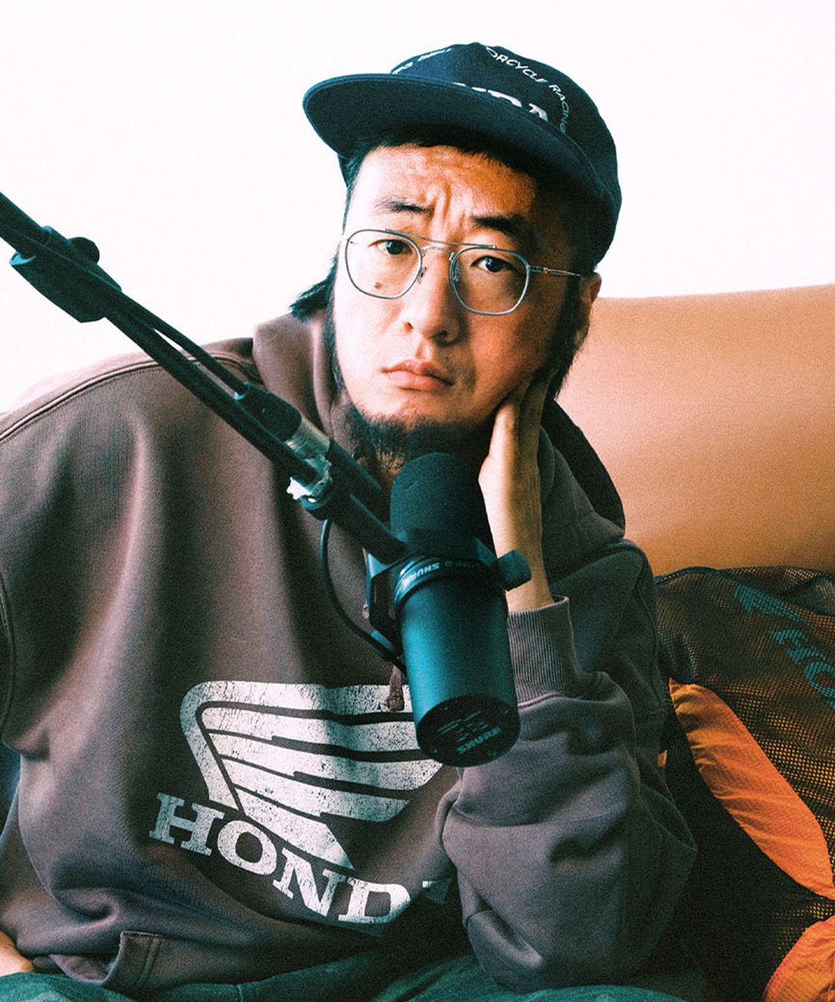 핍스 모터사이클(PHYPS MOTORCYCLE) [김간지 X 핍스 모터사이클] Pigment Scratch Logo Hoodie Charcoal