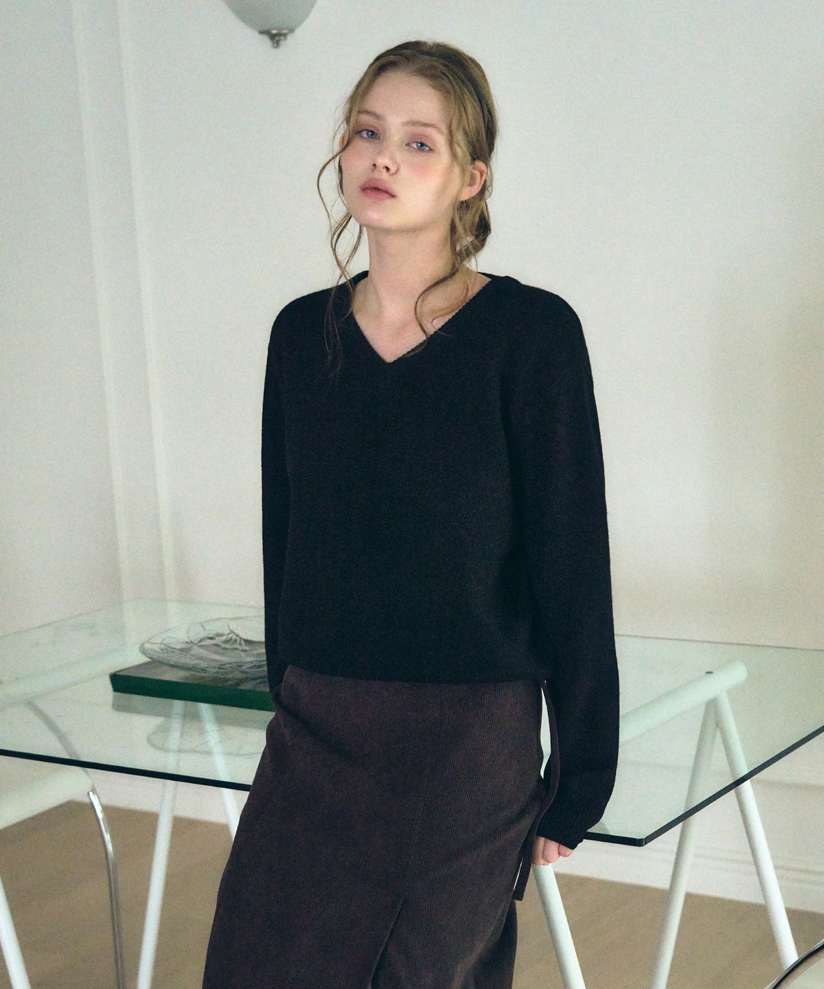 드로우핏 우먼(DRAWFIT WOMEN) 에센셜 소프트 브이넥 니트 [BLACK]