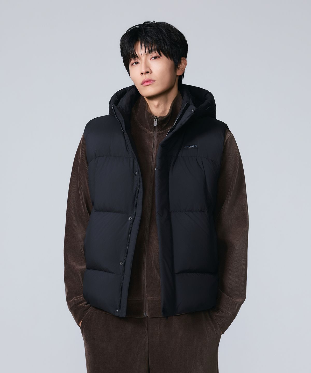 디스커버리 익스페디션(DISCOVERY EXPEDITION) 유니 베른 다운 패딩베스트 (BLACK)