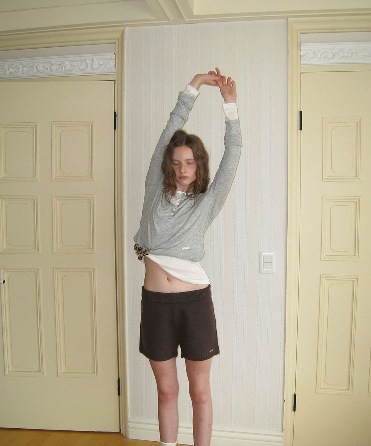 어패럴아카이브(APPAREL ARCHIVE) Fina button tencel layered tee - Gray